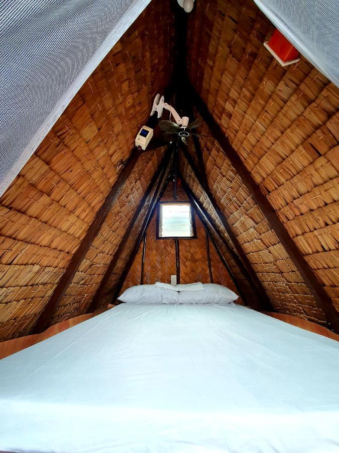 Calatagan'S Bahay Kubo - With Beach Access Batangas Екстериор снимка