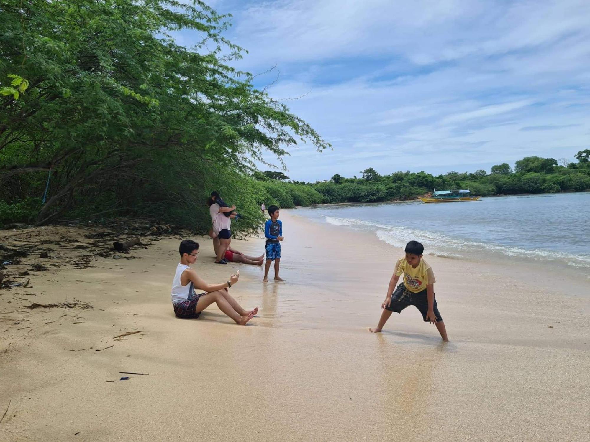 Calatagan'S Bahay Kubo - With Beach Access Batangas Екстериор снимка
